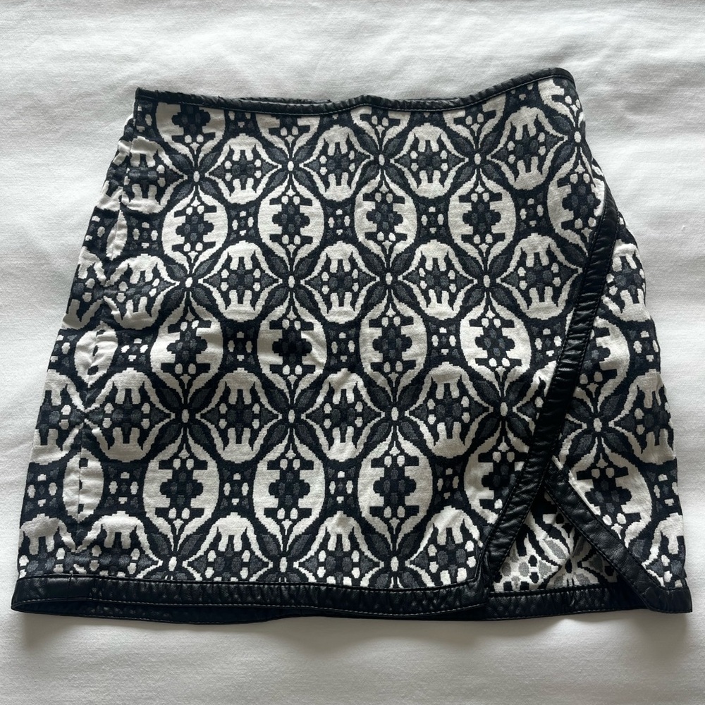 Elegant Black and White Patterned Women's Skirt